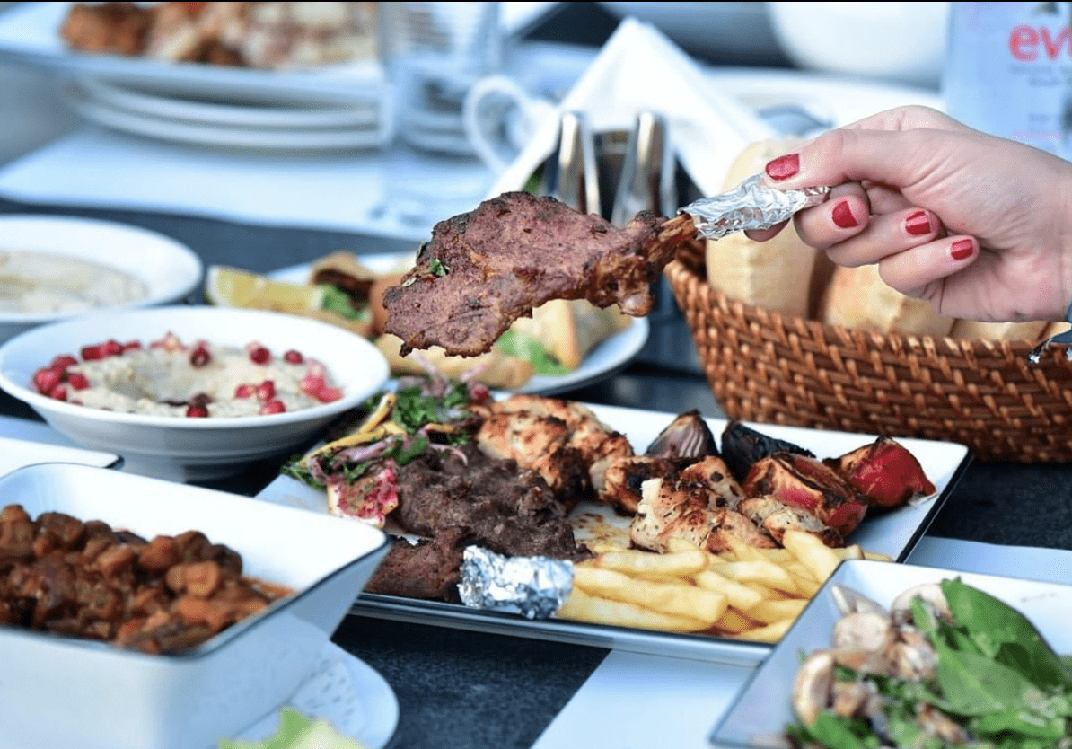 أفضل مطاعم لبنانية في الكويت وطرق التواصل